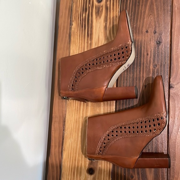 Matisse Tan Braided Cutout Leather Ankle Boot Heel Size 6.5 - Picture 15 of 16